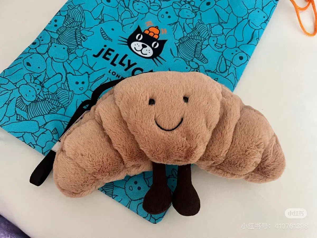 クロワッサン IN ぬいぐるみ バッグ