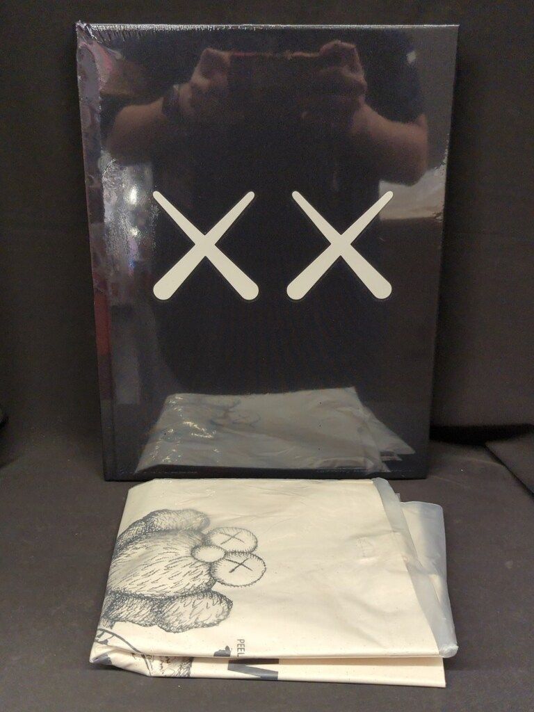 新品！ KAWS ✖️ アンディウォーホル artbook+bag! 新品！ KAWS ✖️ アンディウォーホル artbook+bag!