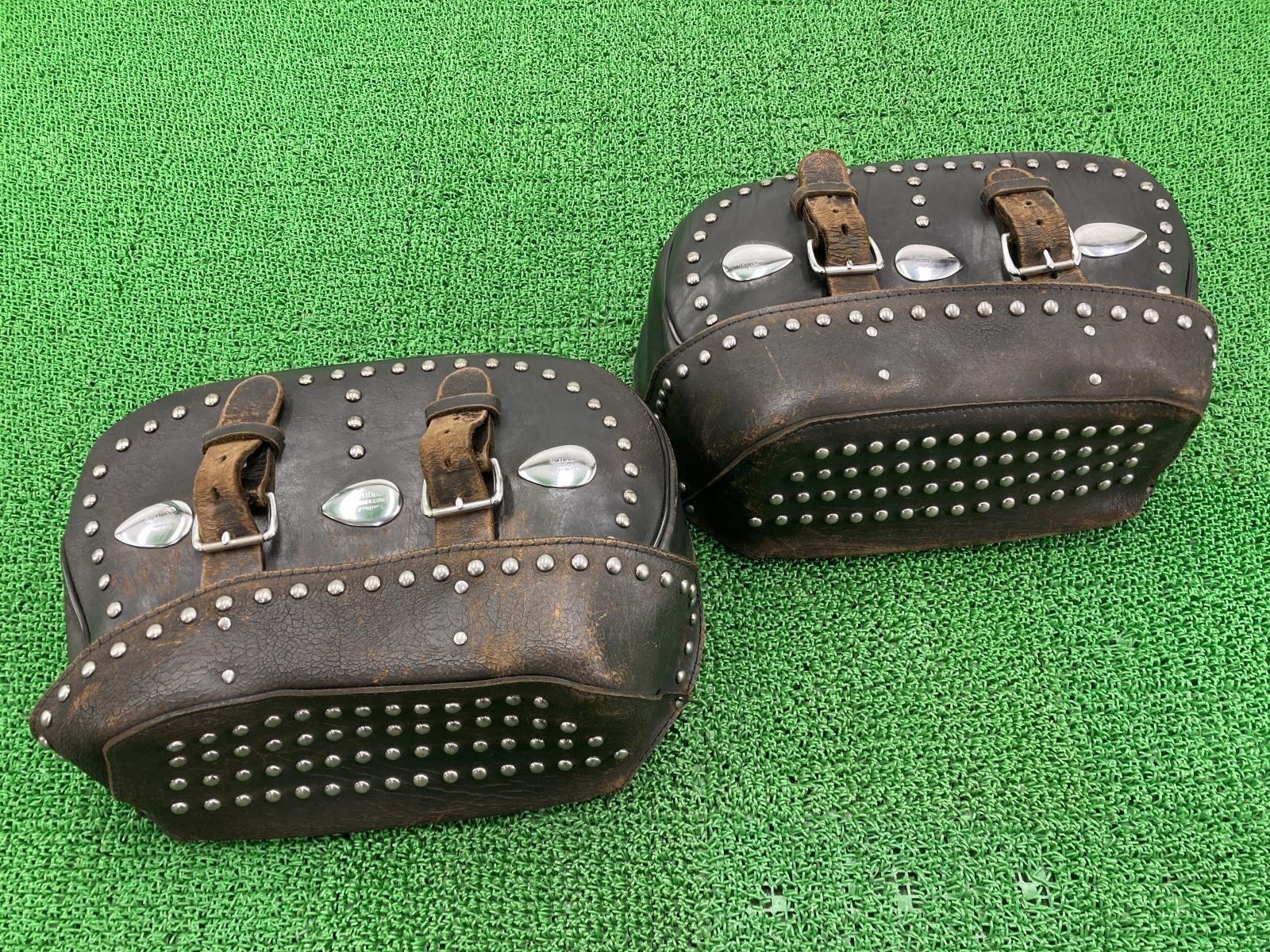 FLSTC1340 サイドバッグ 左右 ハーレー 純正 バイク 部品 FLSTF EVO ヘリテイジ ファットボーイ カスタムに ソフテイル 【中古】 70 FLSTC1340 サイドバッグ 左右 ハーレー 純正 中古 バイク 部品 FLSTF