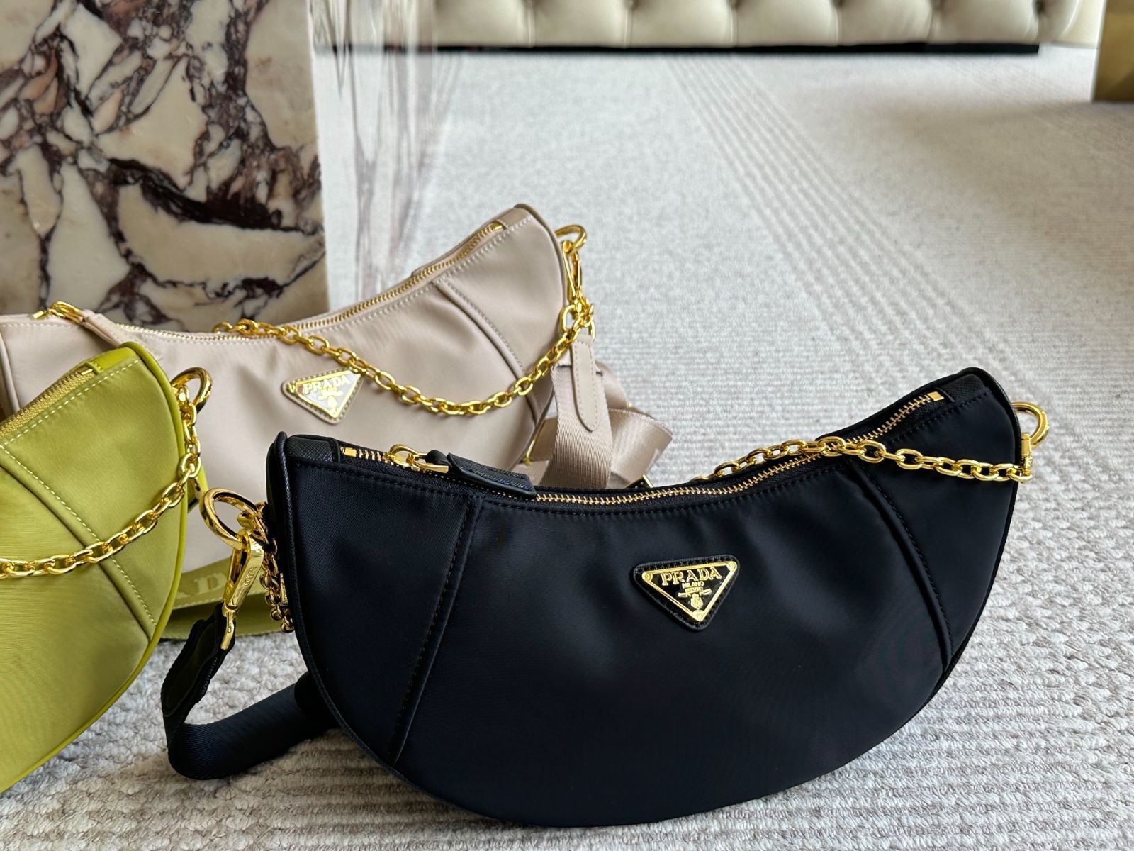 送料関税込★Prada★プラダ スウィング スモール バッグ ライトブルー／ホワイト／ブラック プラダ スイング スムース