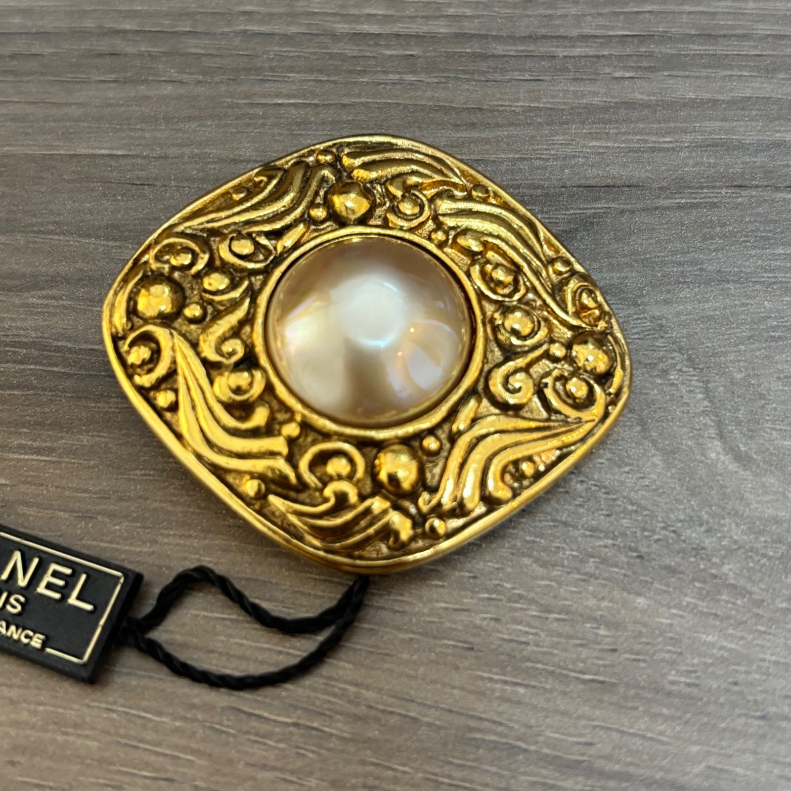 ☆CHANEL シャネル ブローチ パールブローチ ゴールドカラー フェイク