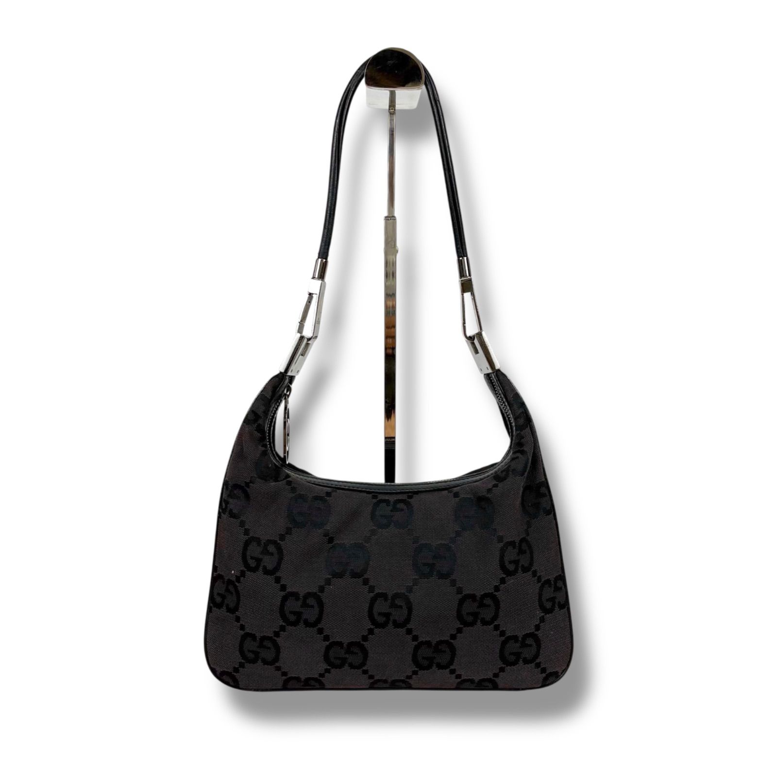 GUCCI グッチ ビッグGG キャンバス ワンショルダーバッグ ブラック系 GUCCI（グッチ）の「グッチ GUCCI GG柄 セカンドバッグ グッチ