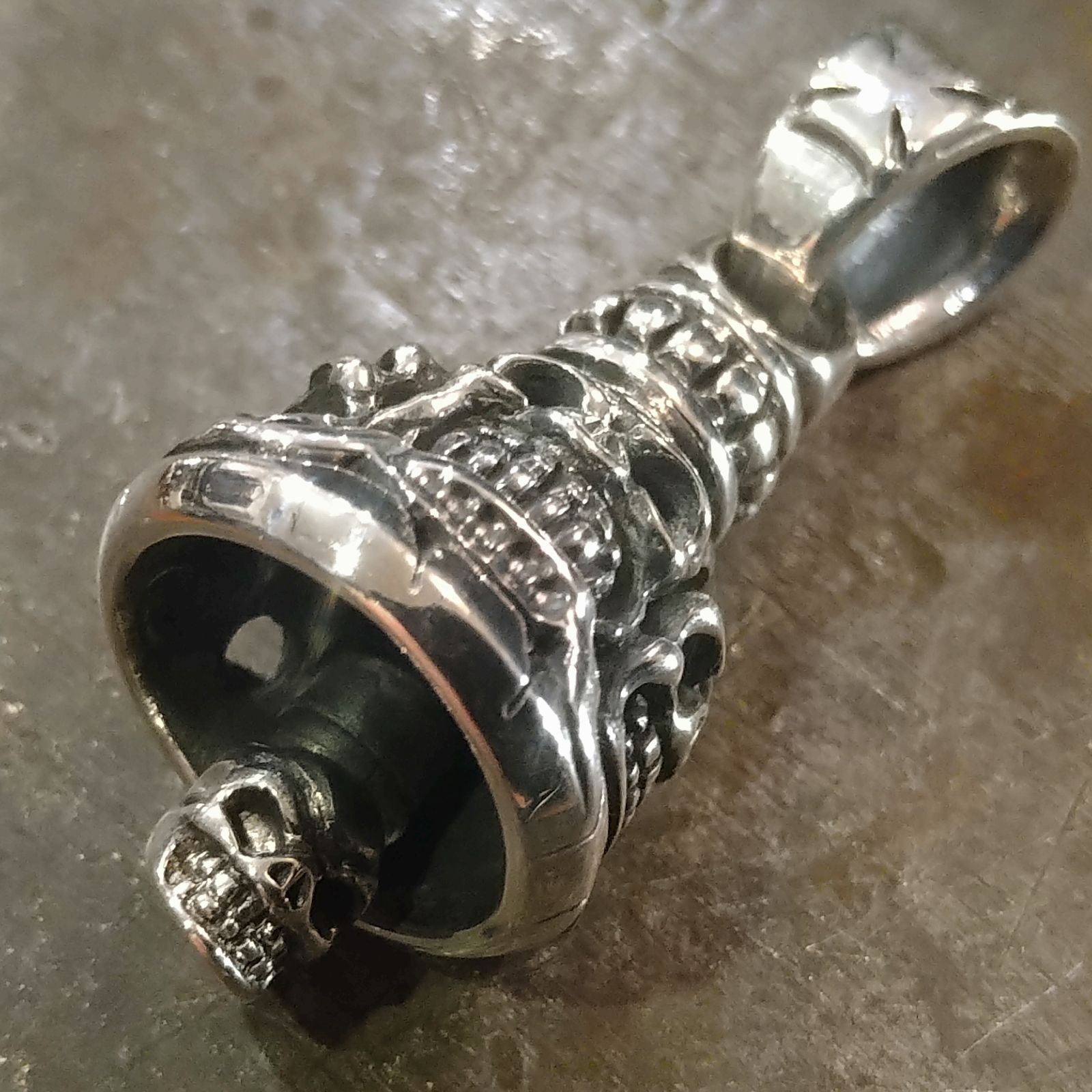 新品 ベル スカル 925シルバー ペンダント - メルカリ
