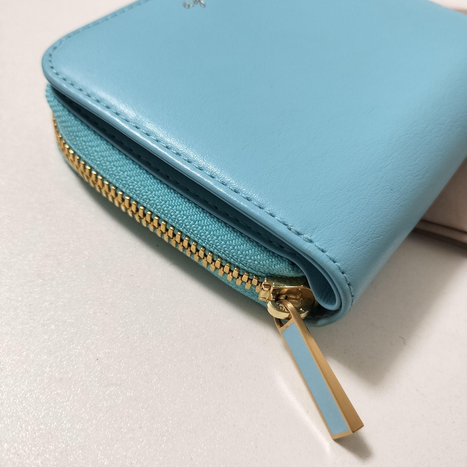 アニエスべー 本革レザー 折財布 ターコイズブルー系 美品 - メルカリ