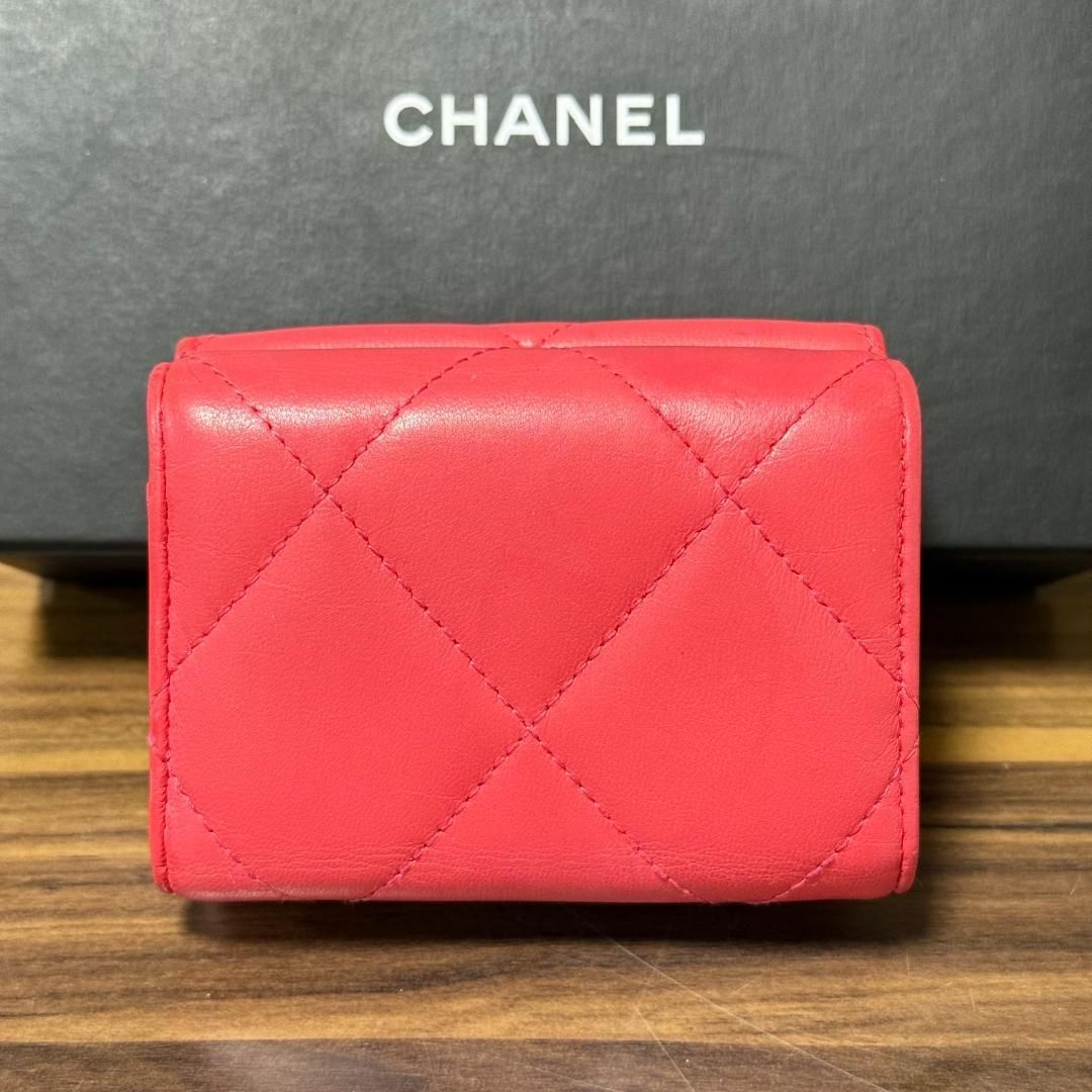 美品*シャネル 三つ折り財布 ディズヌフ 19 ココマーク マトラッセ 30番台 ⭐️美品 シールあり⭐️CHANEL 19 三つ折り 財布 マトラッセ