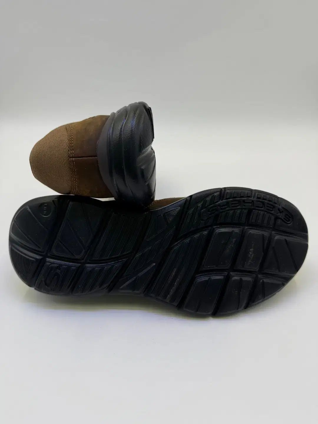 280 SKECHERS