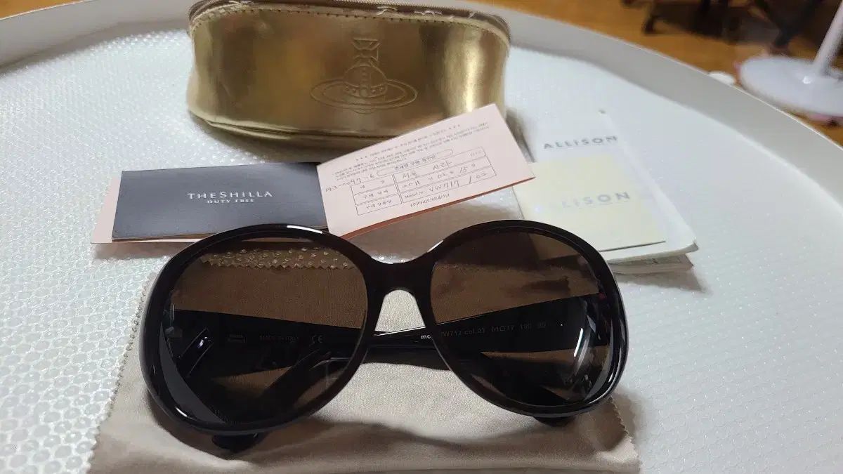【Vivienne Westwood 】サングラス（VW717） 【ケース付き】 Vivienne Westwood 】サングラス（VW717） 【ケース付き】 2025