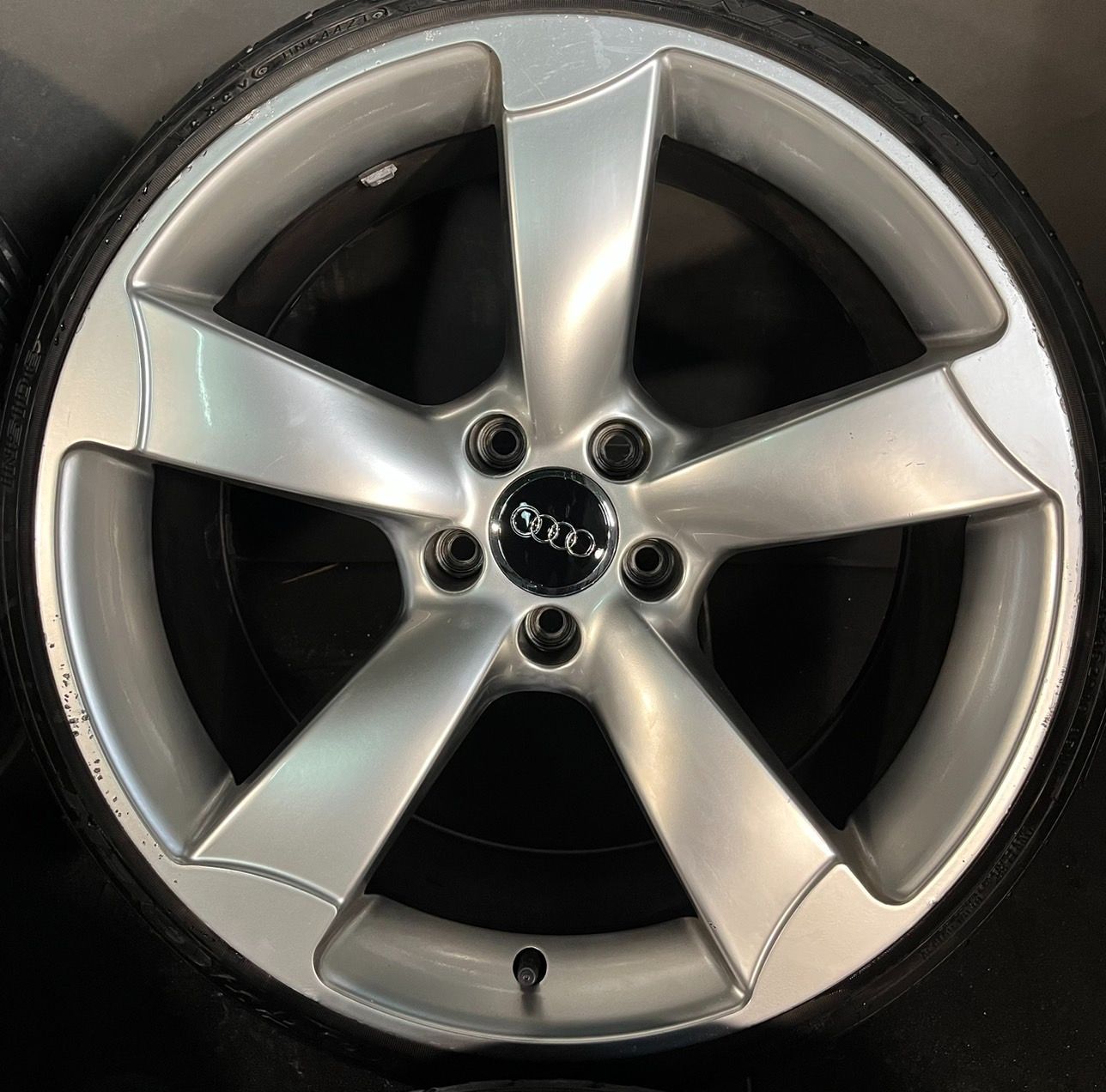 Audi 19インチ 9J×19 ET33 PCD112 WSP ITALY AU67 S653 純正 NITTO 215