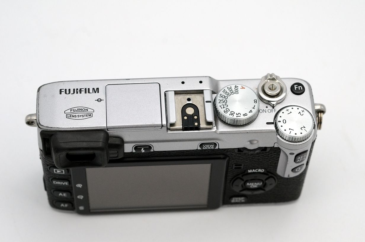 【中古・並品】Fujifilm X-E1 シルバー ボディ＜処分特価＞-5