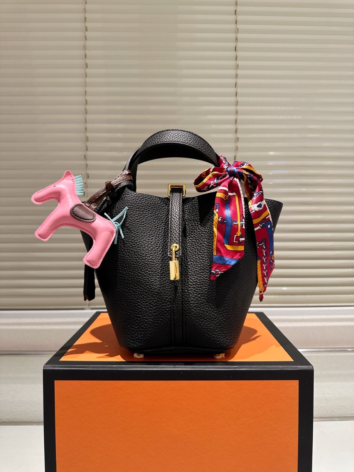 【入手困難★シック】HERMES ピコタンロック18 ハンドバック 関税込み《人気☆》HERMES Picotin Lock 18ピコタンロック 黒