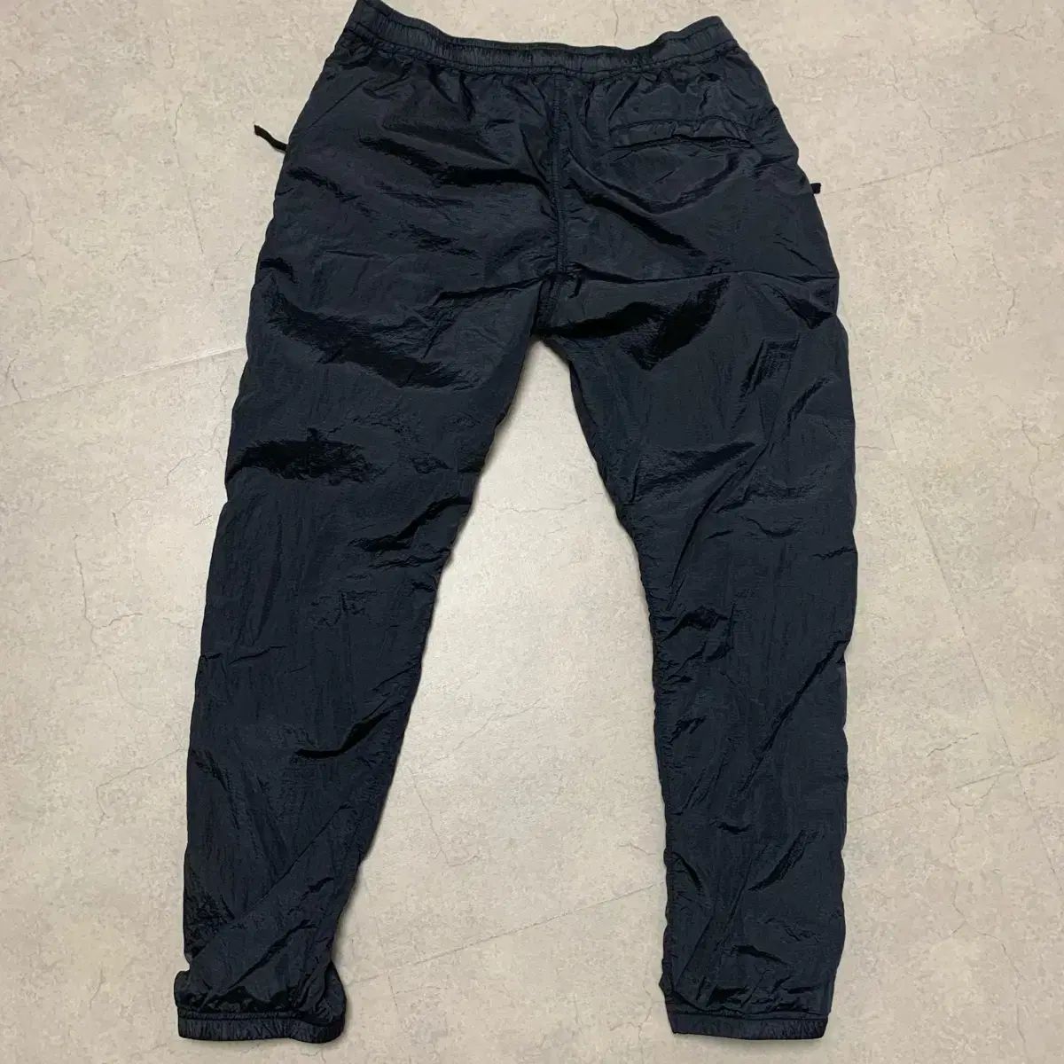 STONE ISLAND(ストーンアイランド) ナイロン メタル パンツ