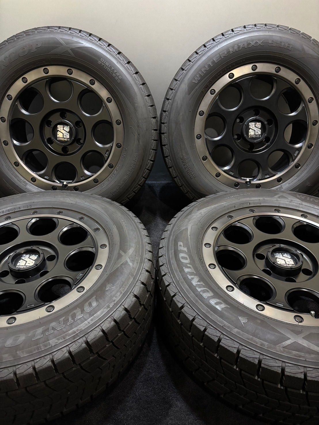 275 60R18 DUNLOP WINTER MAXX SJ8 XTREME-J 18インチ 8J 20 139.7 6H スタッドレス 4本 ランクル プラド FJ 1-K319