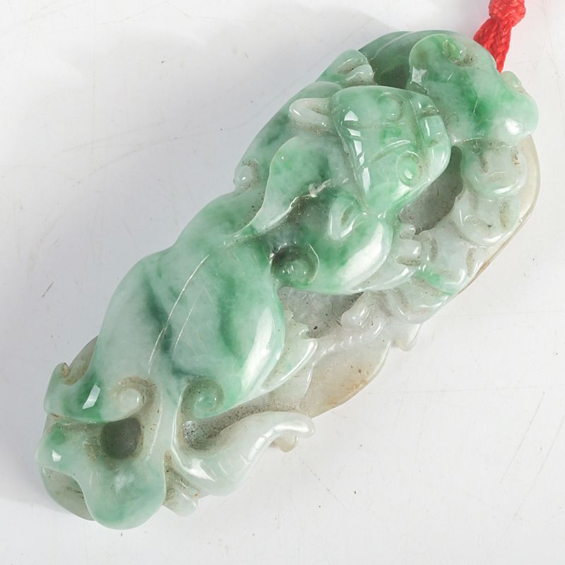 中国美術 翡翠 玉石 彫刻 獅子 中国 玉石翡翠玉彫刻 獅子 根付 鑑定書付 C S22 中国 玉石白玉彫刻 蝙蝠