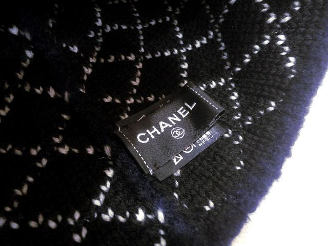 CHANEL ウールビーニー 黒 ロゴ付き これだけでお洒落度UP】CHANEL☆ニット帽☆CCロゴ付き (CHANEL