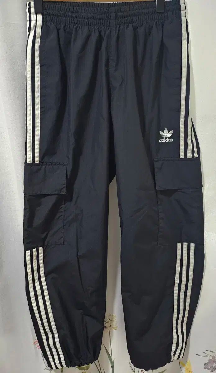 アディダス 3本線 カーゴ トレーニング ズボン ブラック