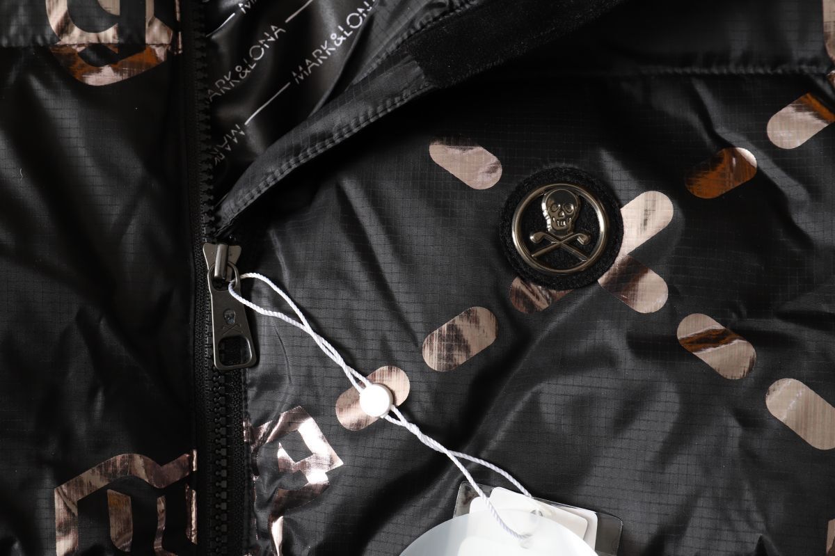 韓国限定モデル☆MARK&LONA マーク&ロナ☆スカルロゴフーディーダウン