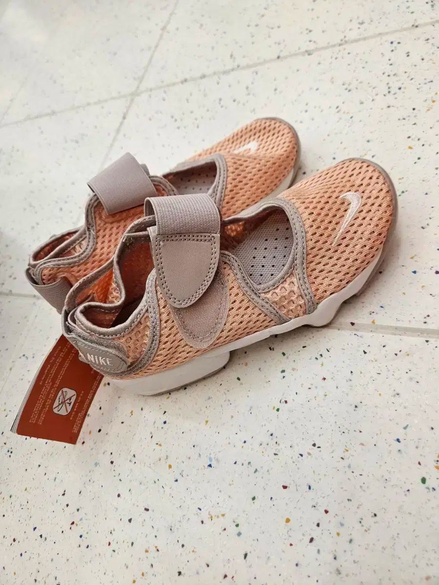 NIKE ナイキ 子供用サンダル
