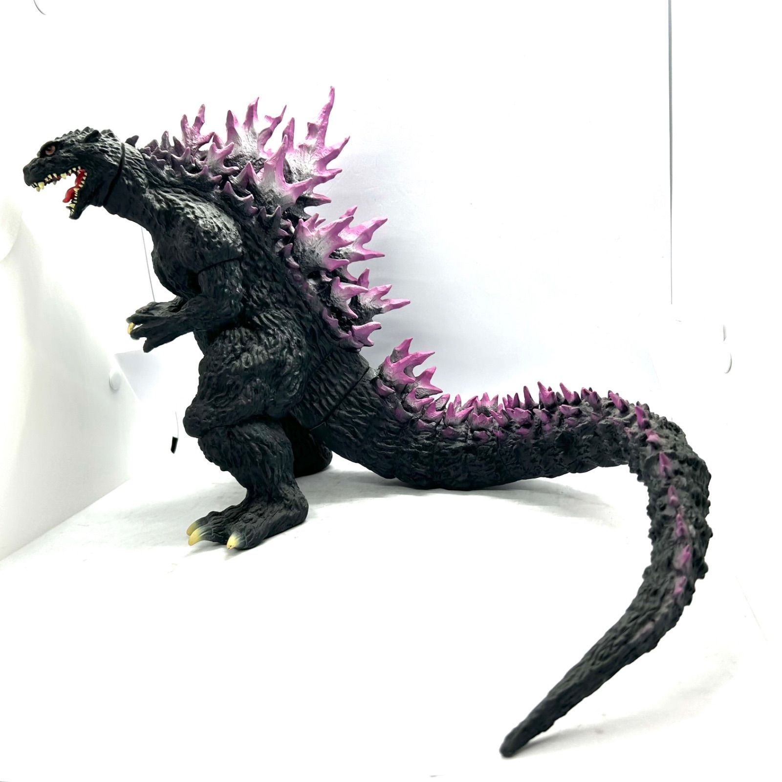 超大型「ゴジラ2000ミレニアム」よりバンプレスト製『ゴジラ2000