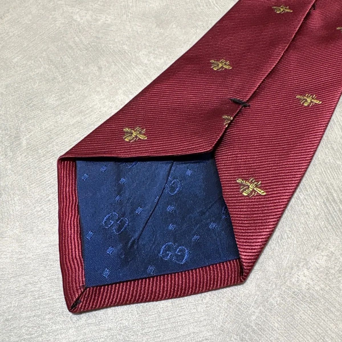 美品 GUCCI グッチ シルク ネクタイ レッド 赤 蜂柄 ハチ Bee GUCCI グッチ ネクタイ ビー ハチ ストライプ柄 シルク