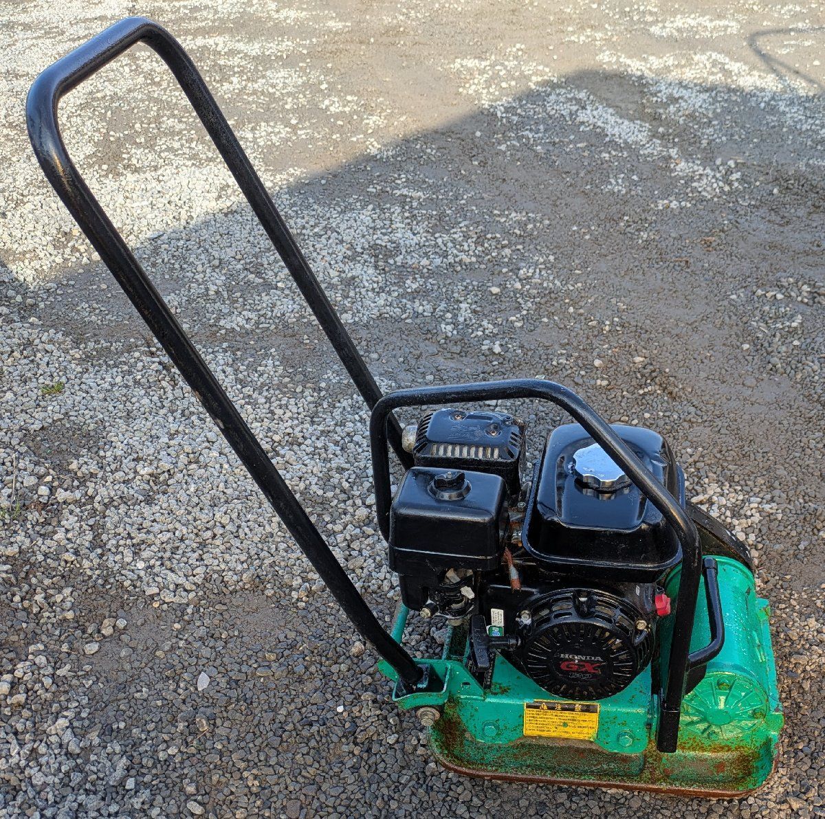 鹿児島発 三笠産業 4サイクルガソリンエンジン プレートランマー MVC