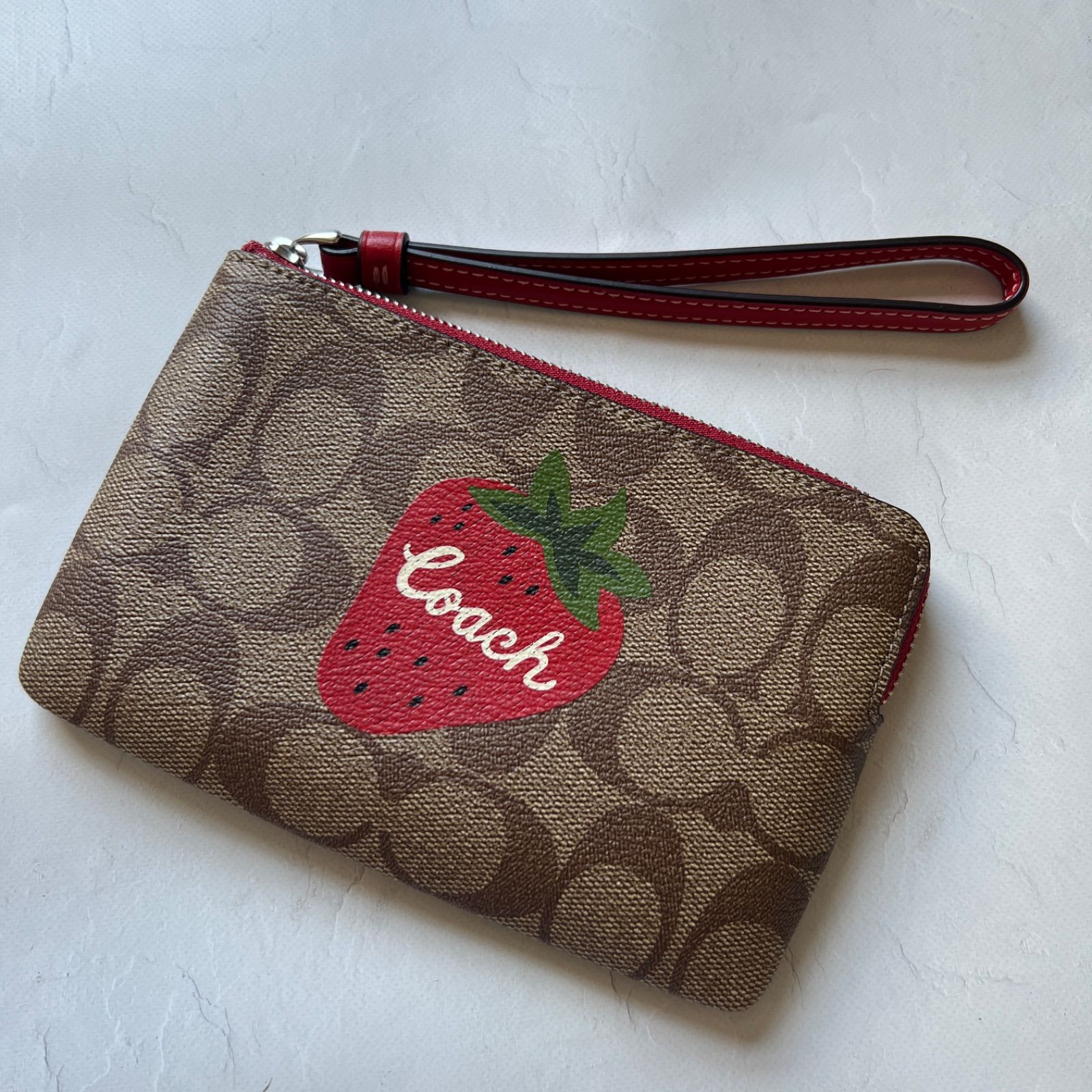 新品coach コーナー ジップ リストレット・ワイルド ストロベリー 財布-