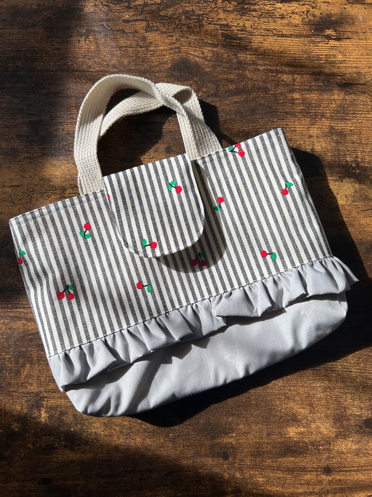 【川次郎様専用】ハンドメイド レッスンバッグ  デコレクションズ デコレクションズ ミニフラワー レッスンバッグ ハンドメイド フリル