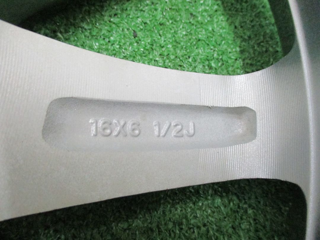 Y37