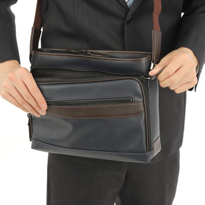 TAKEO KIKUCHI タケオキクチ タケオ キクチ ニュース ショルダーバッグ