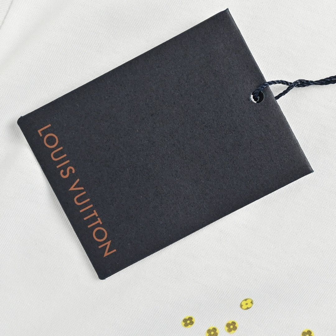 【大胆なドラゴンが目を惹く】LOUIS VUITTON★コットン Tシャツ 大胆なドラゴンが目を惹く】LOUIS VUITTON☆コットン Tシャツ