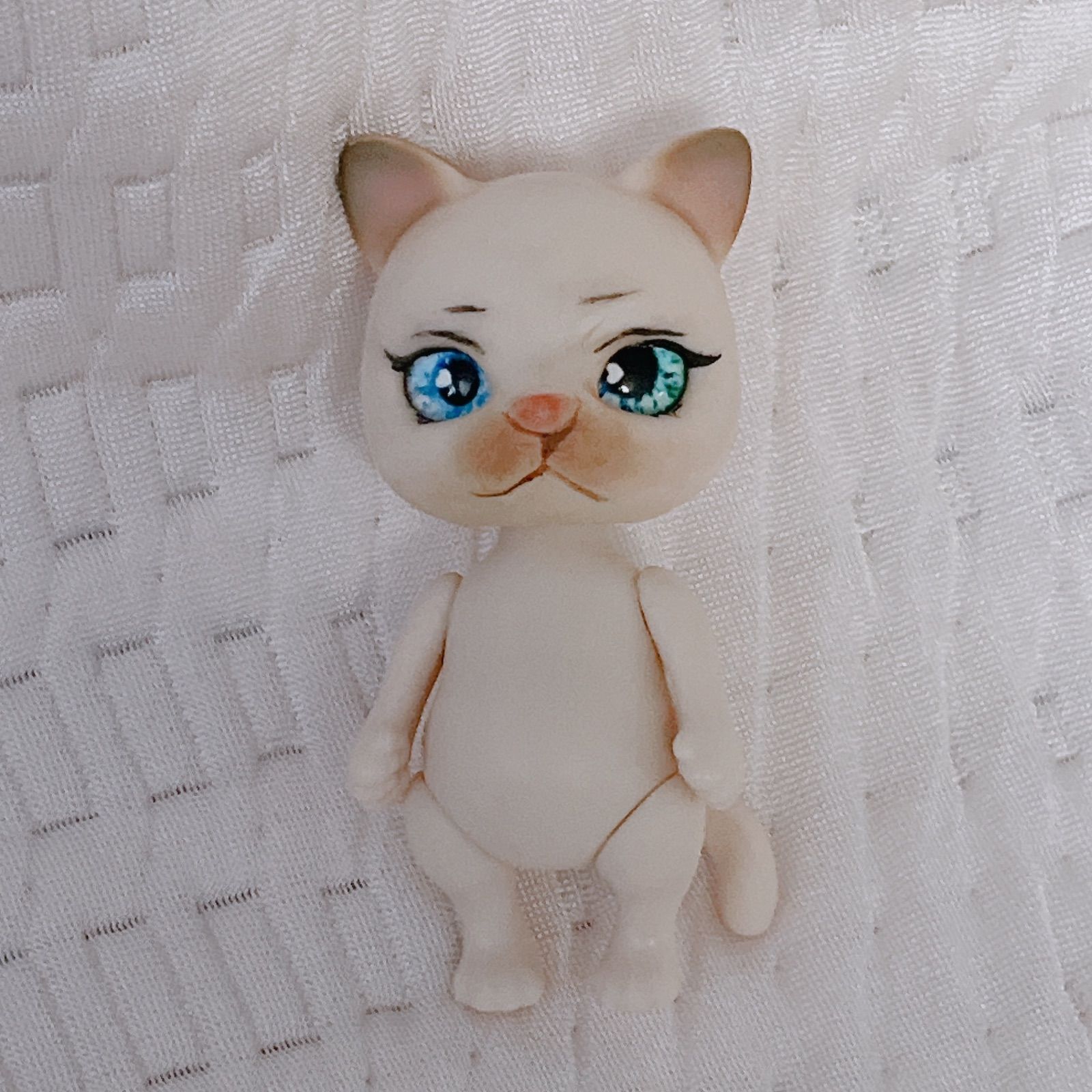 シャム］ 白練］［猫 望ましく カプセルドール2体＆セリアドール