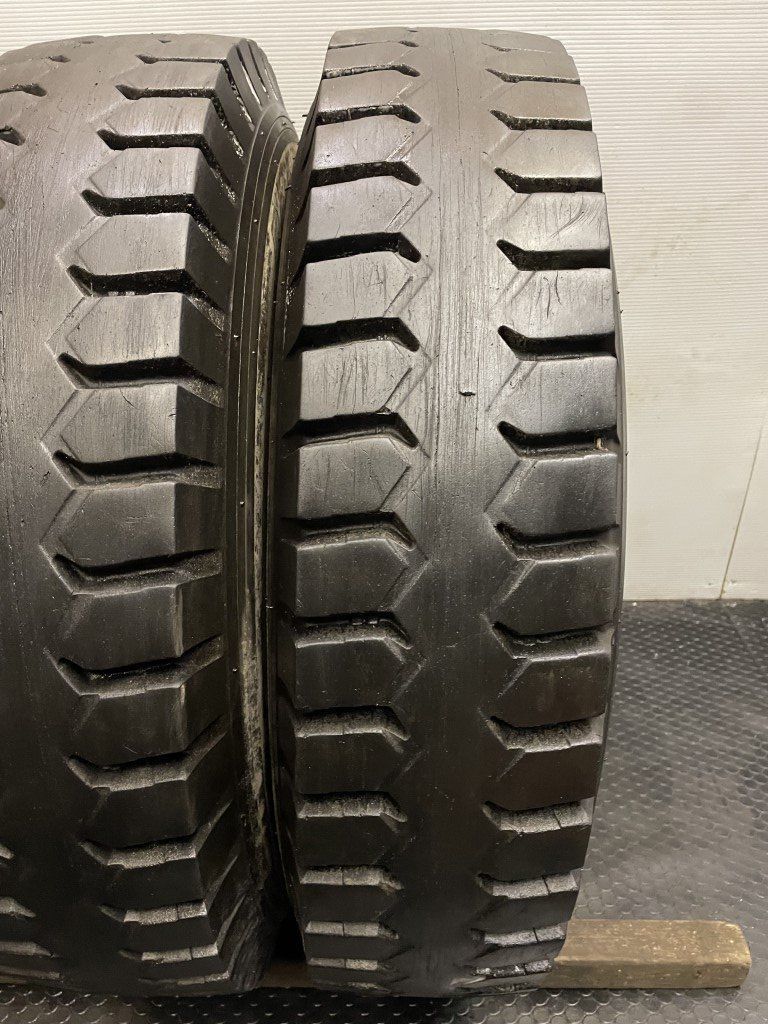 BS V-STEEL LUG L330 225/80R17.5 123/122L 17.5インチ ラグタイヤ 2本 