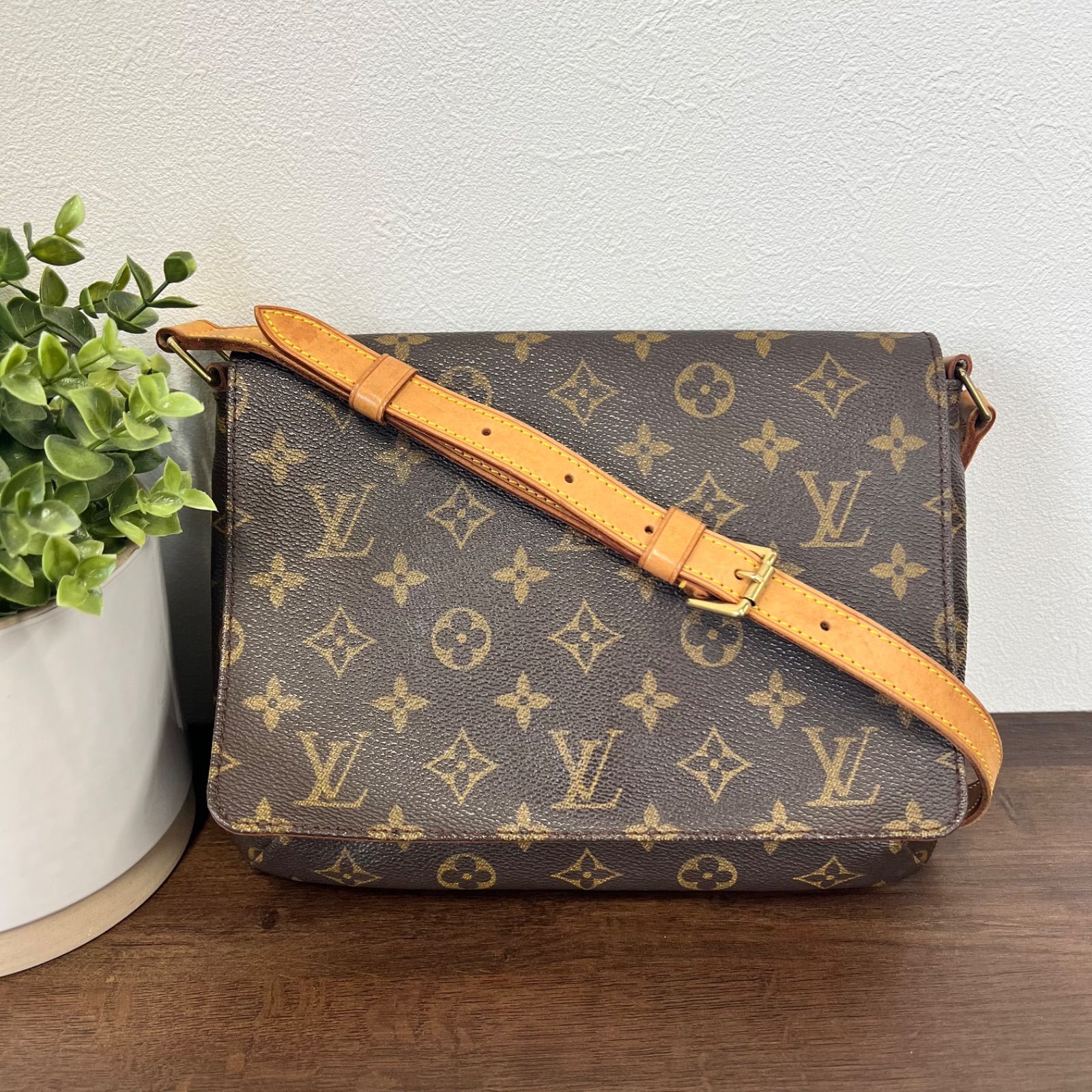 定番] LOUIS VUITTON ルイヴィトン ミュゼットタンゴ ショート M51257 
