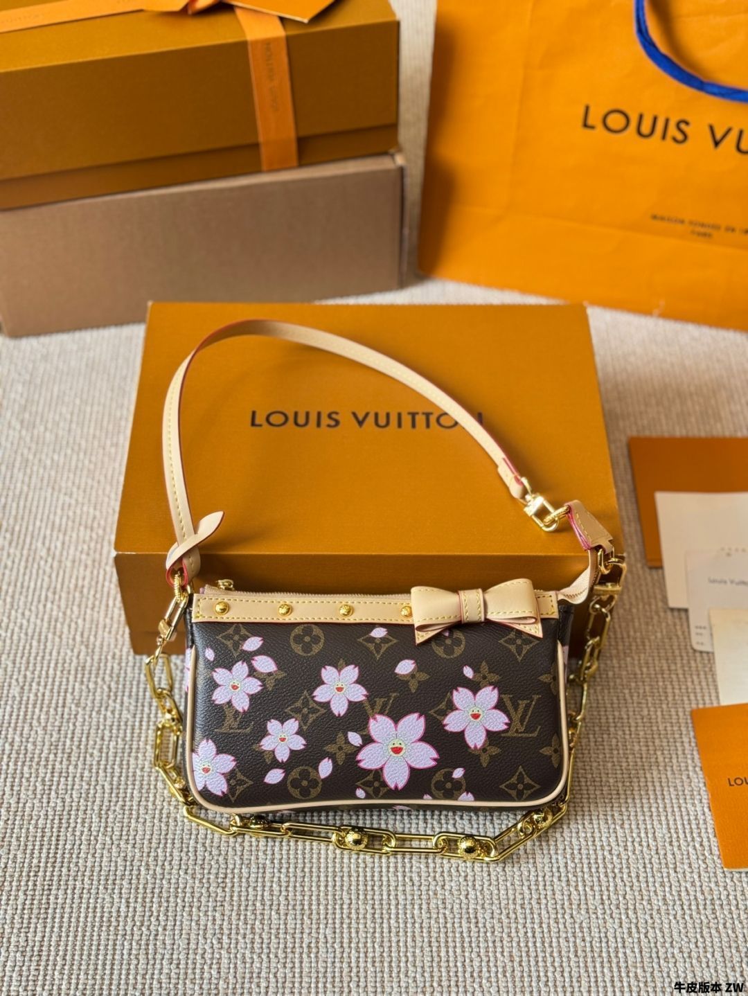 Louis Vuitton 村上隆　桜　 ハンドバッグ ルイ・ヴィトン】村上隆氏のアイコンモチーフ「桜」のバッグや