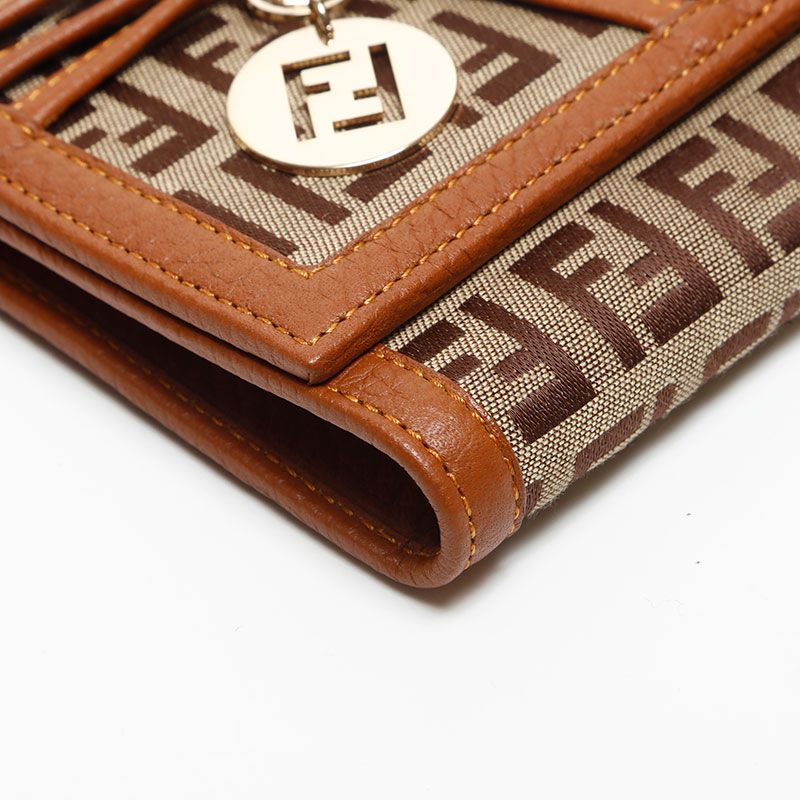 フェンディ 三つ折り財布
