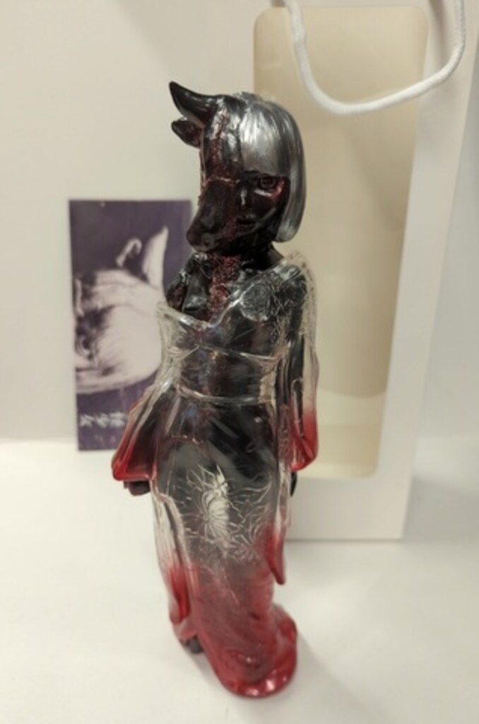 ヒカリトイズ 真説・物ノ怪少女 くだん 黒成型/銀髪メタ赤/クリア成型/クリア赤 ヒカリトイズ 真説・物ノ怪少女 くだん 黒成型/銀髪メタ赤