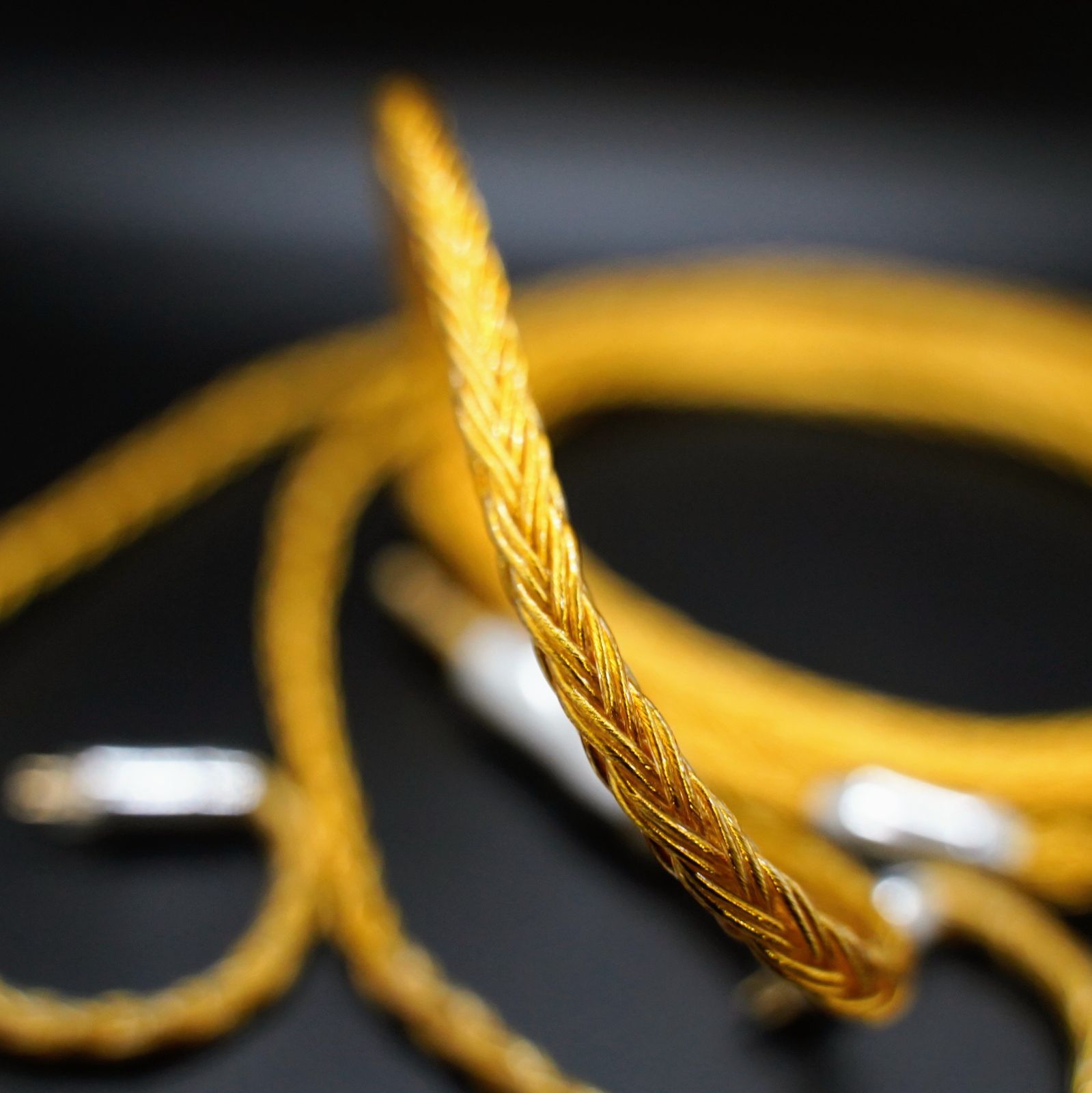 黒色部品 16芯 金メッキリケーブル アップグレード mmcx/3.5mm 標準 黒色部品 16芯 金メッキリケーブル アップグレード mmcx/3.5mm