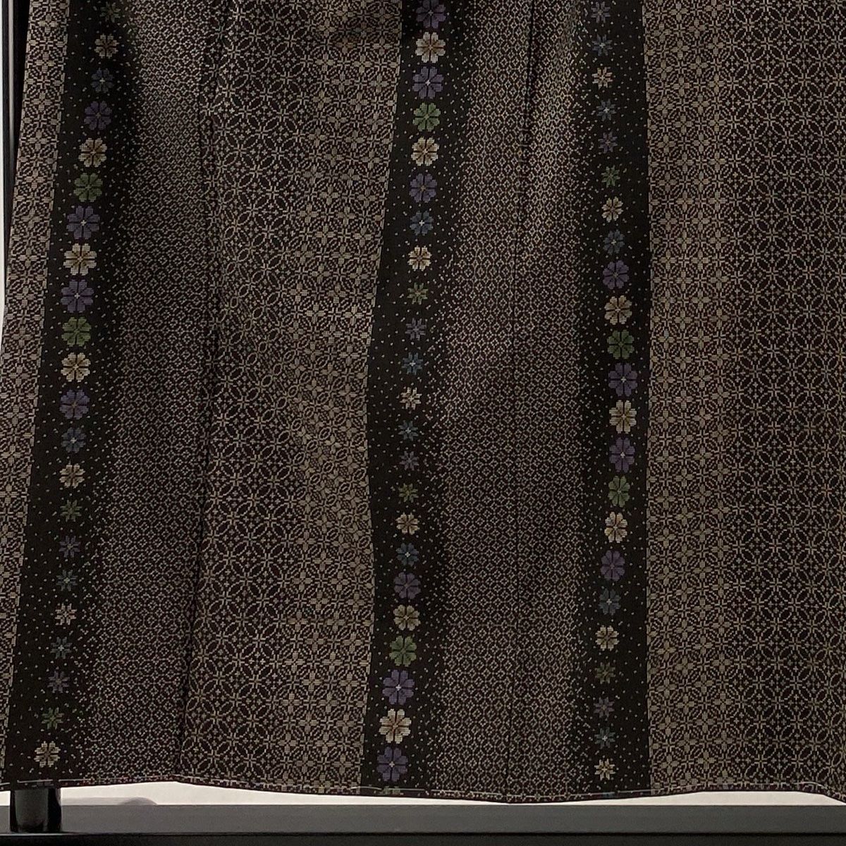 大島紬 身丈155cm 裄丈64cm M 袷 証紙 花 七宝 純泥染 焦茶色 正絹 名品