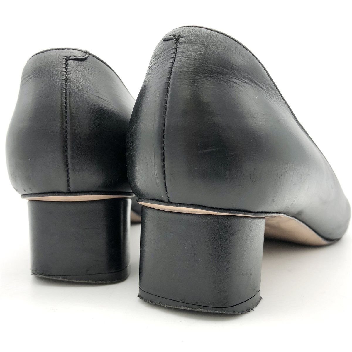 ポインテッドトゥ ブラック