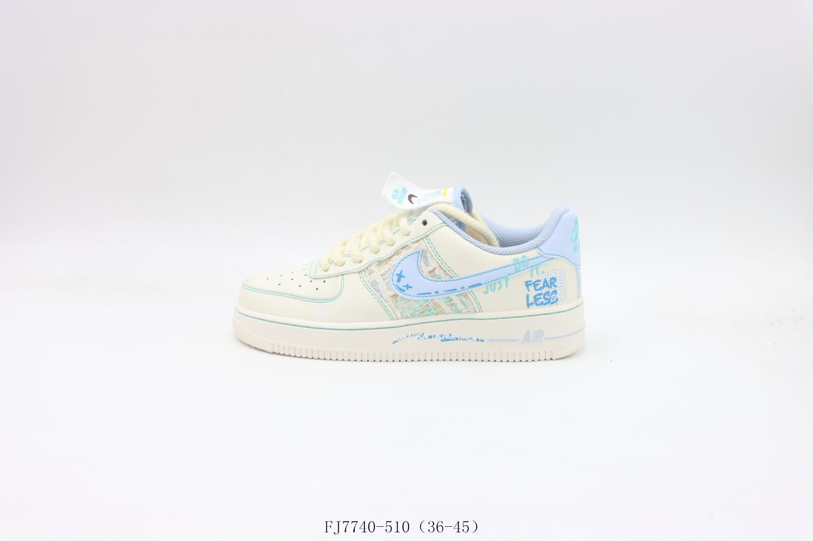今日 Nike Air Force ローカット スニーカー ホワイトブルー チャンネル風 FJ7740-510