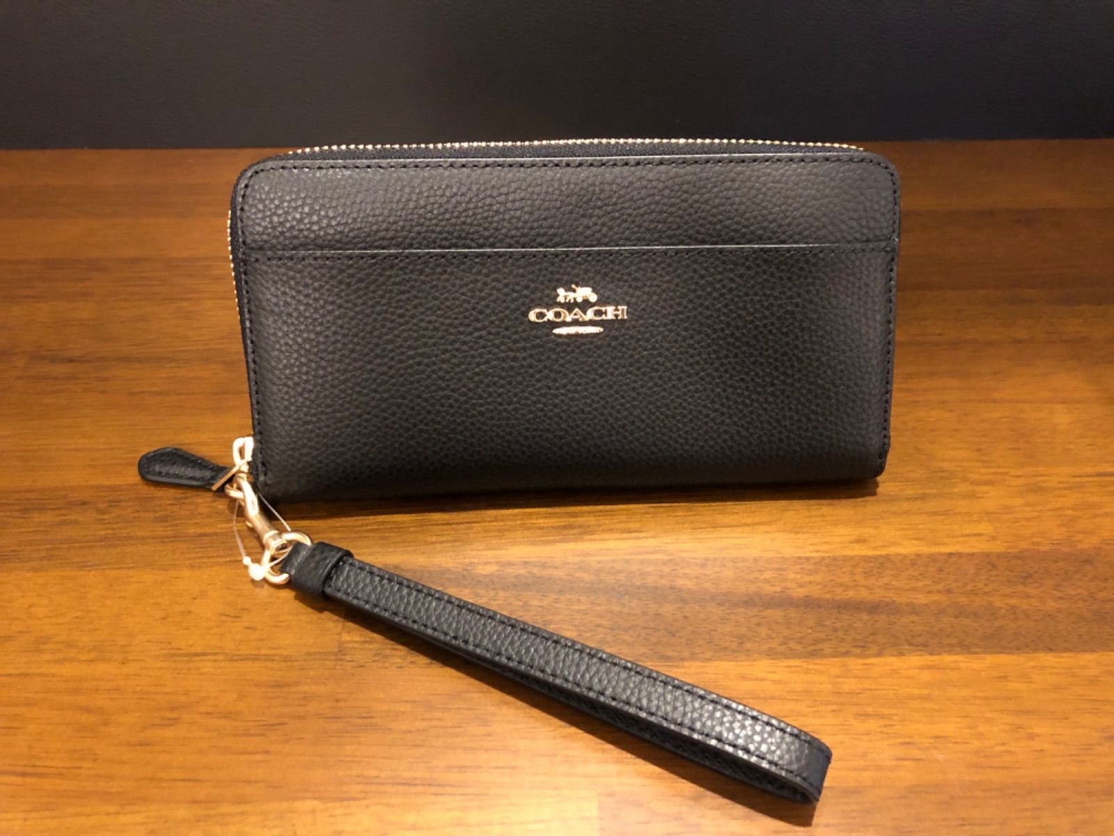 【新品】COACHストラップ付き長財布レザー