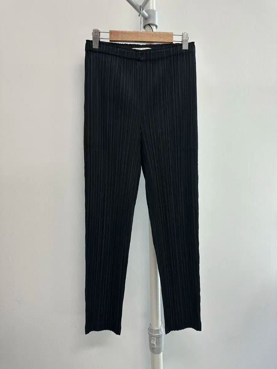 ISSEY MIYAKE イッセイミヤケ PLEATS PLEASE プリーツプリーズ ズボン