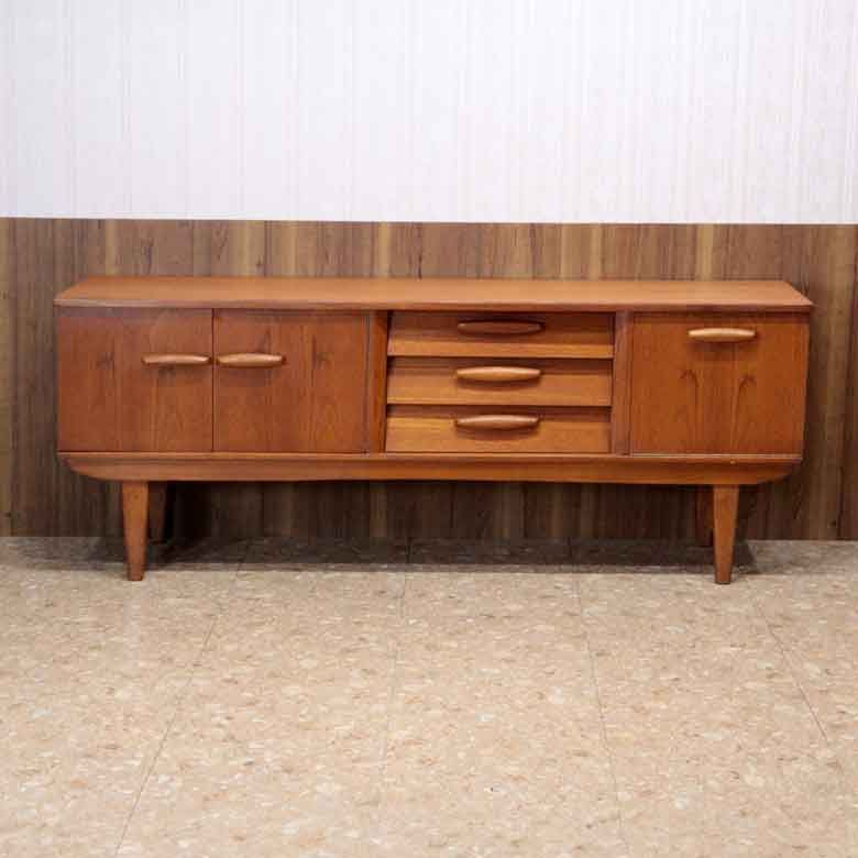 Jentique サイドボード ヴィンテージ イギリス ローキャビネット Jentique サイドボード ヴィンテージ イギリス ローキャビネット