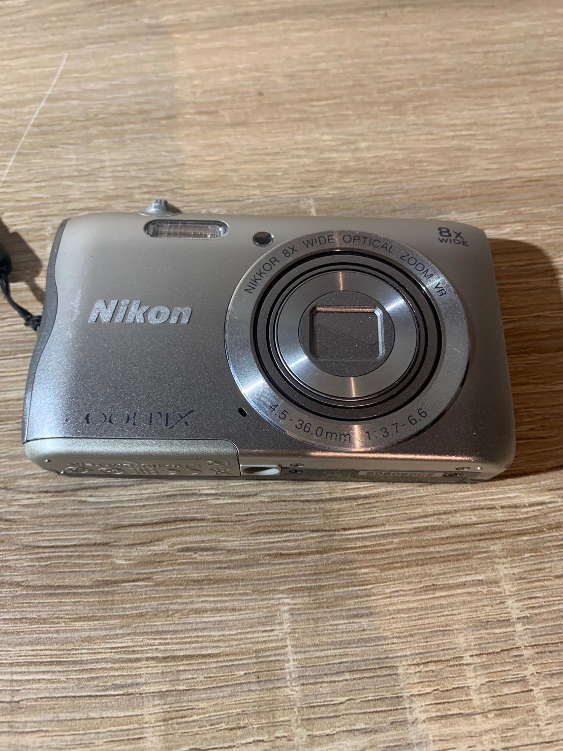 5713 Nikon COOLPIX A300 シルバー デジカメ