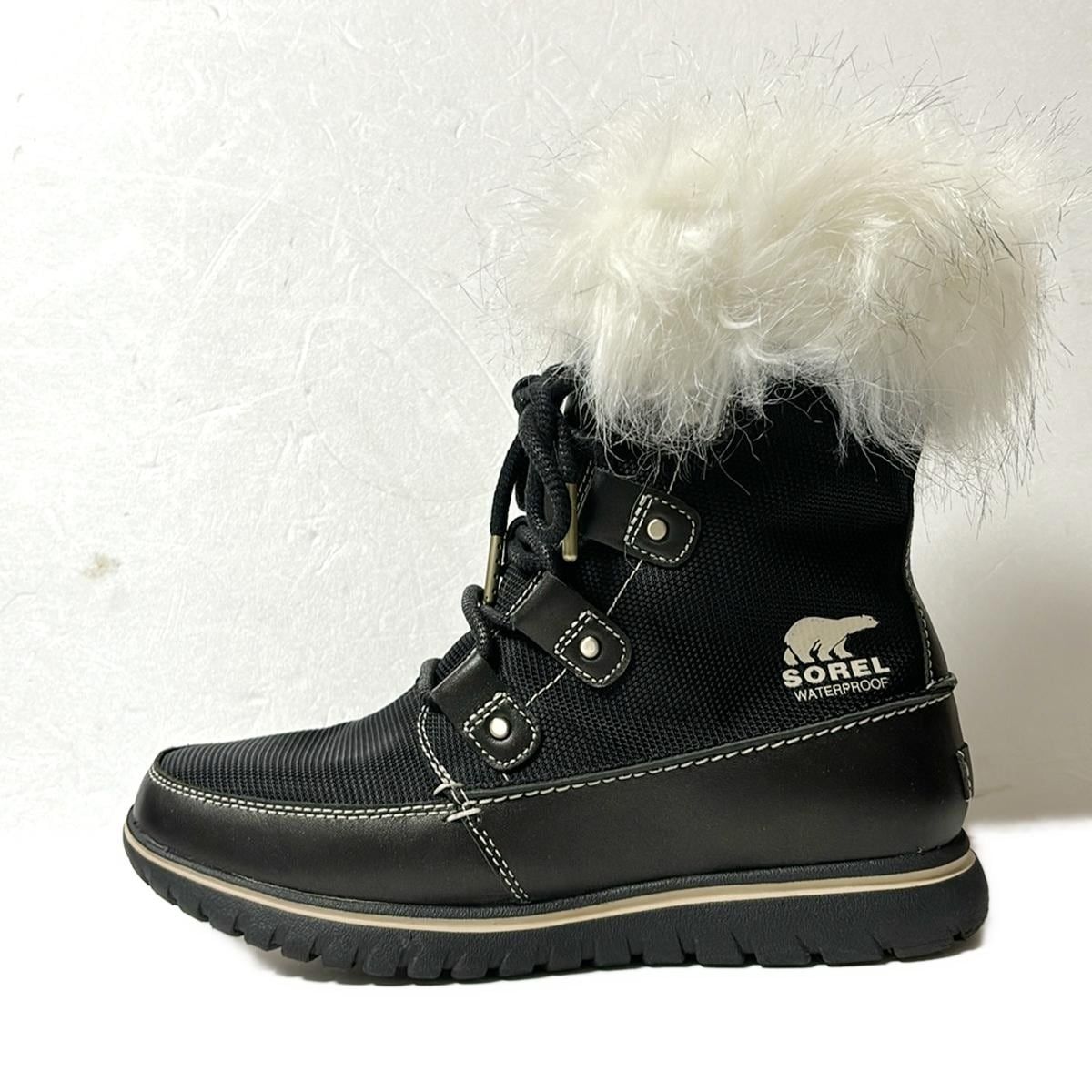 SOREL(ソレル) ショートブーツ 24.5 レディース - 黒×白 レザー - メルカリ