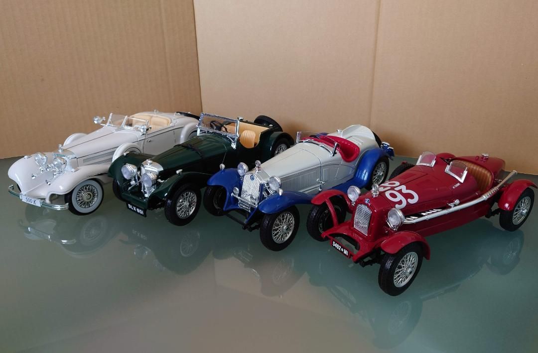 1/18 アルファロメオ8C 2300 スパイダー Alfa Romeo 8C Bburago 1:18 Alfa Romeo 8C 2300 Spider Touring silver 18