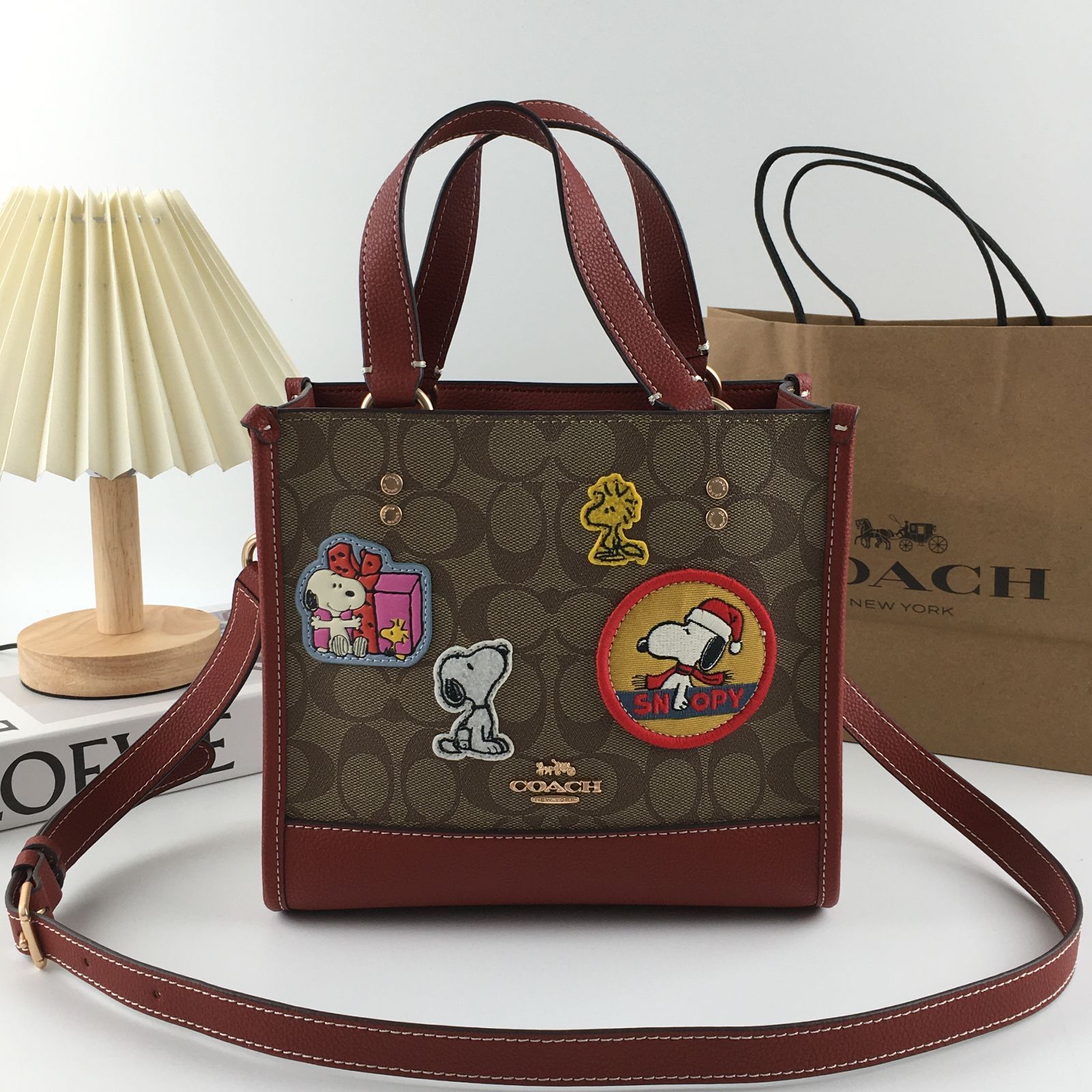 コーチ COACH スヌーピー × PEANUTS デンプシー トート 22 シグネチャー ハンドバッグ ショルダーバッグ CE851