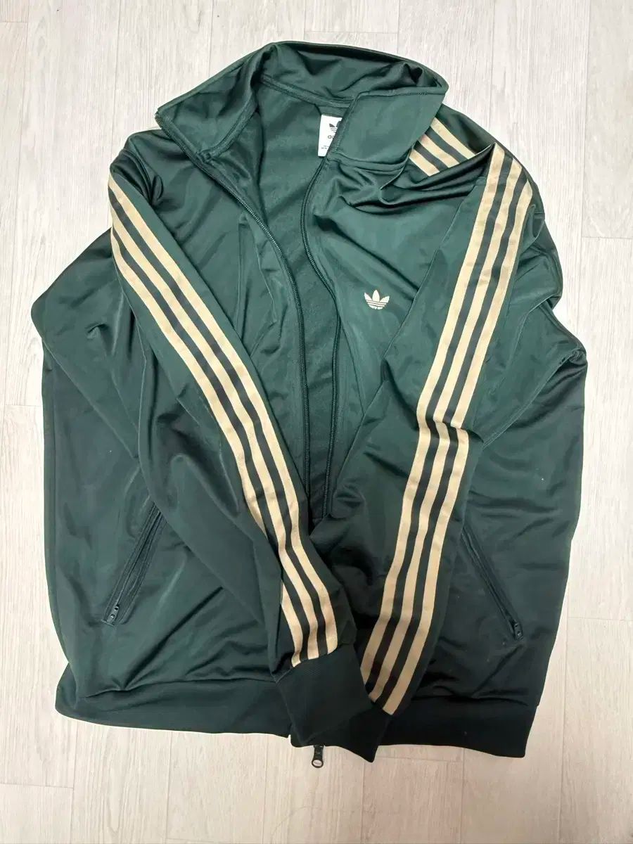 adidas アディダス ベーケンバウアー トラックトップス オリーブグリーン s