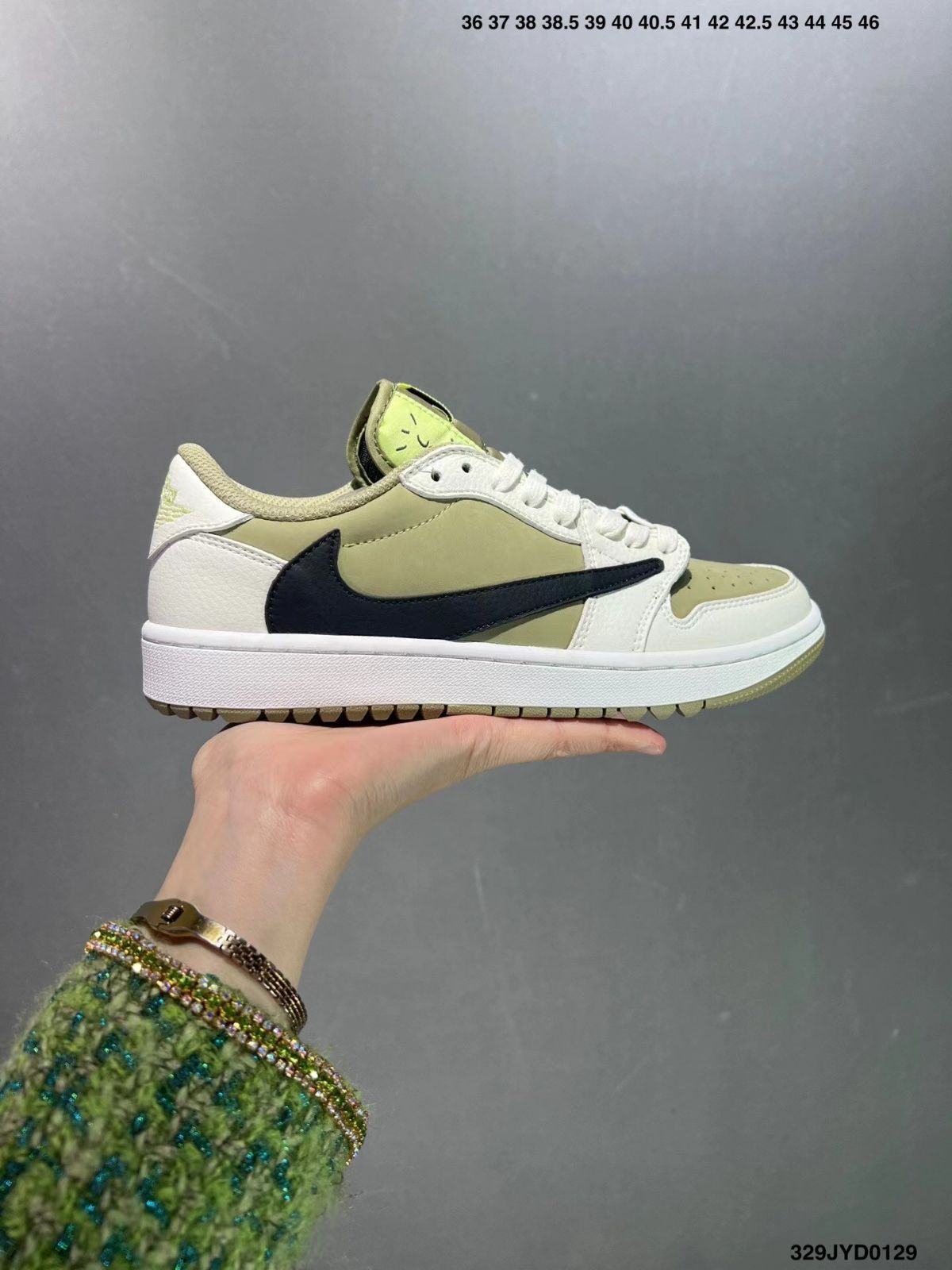 TRAVIS SCOTT × NIKE AJ1 LOW GOLF "OLIVE"