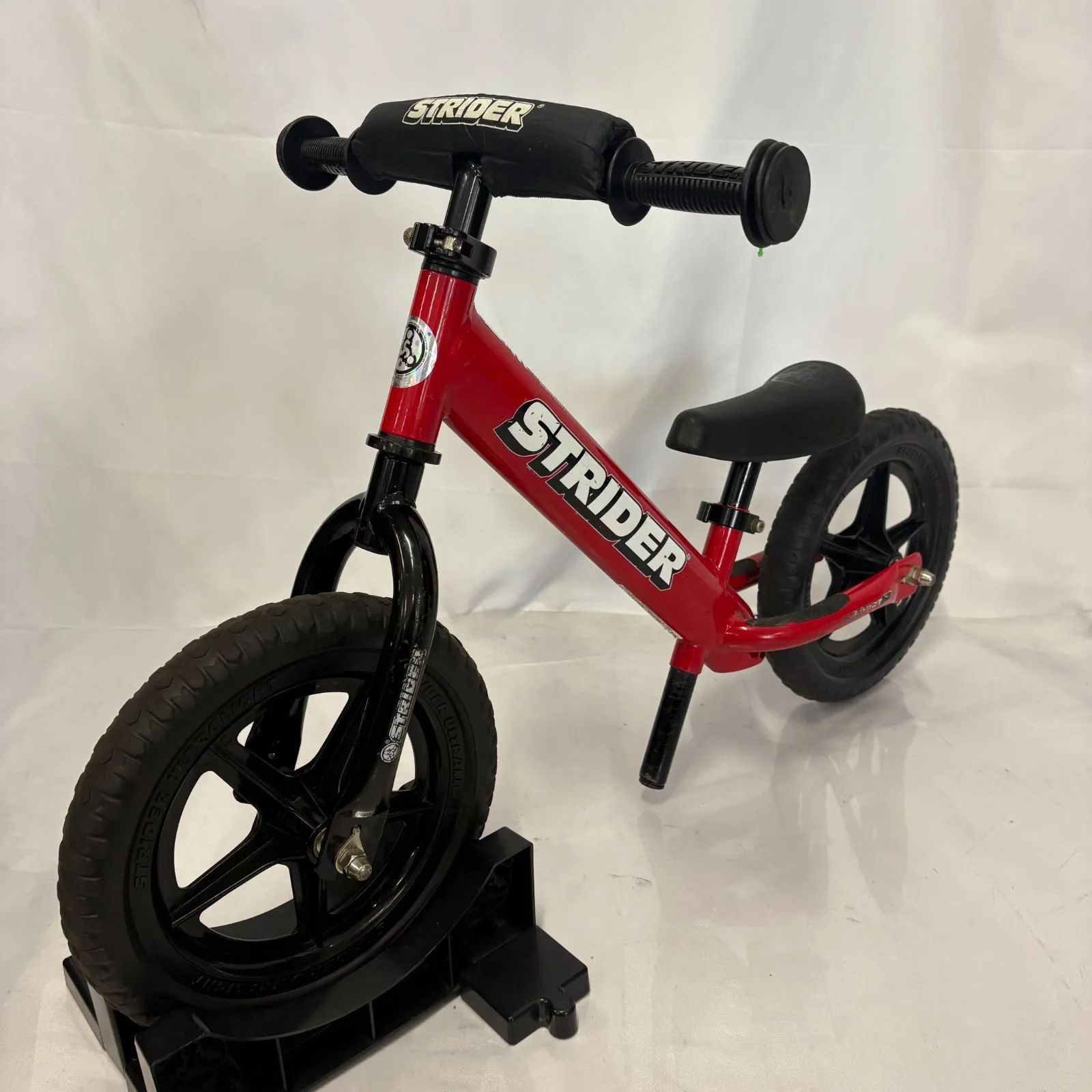 大人気カラー 極美品 STRIDER 12 SPORT ストライダー スポーツ