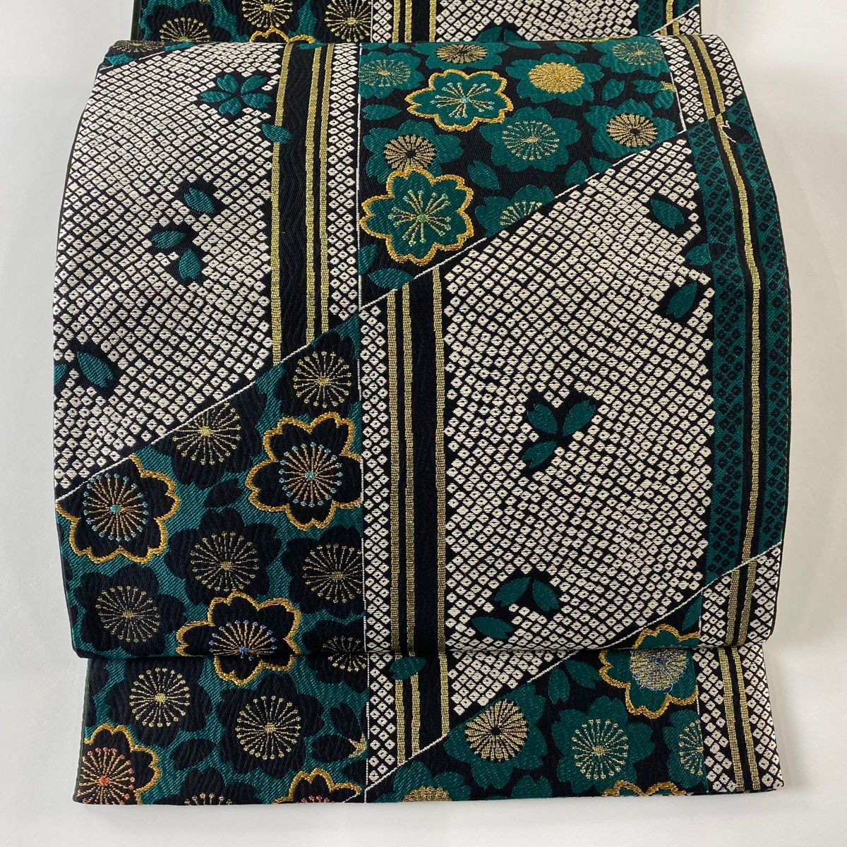 袋帯 美品 秀品 桜 疋田 金糸 箔 黒 六通 正絹 【中古】 - メルカリ